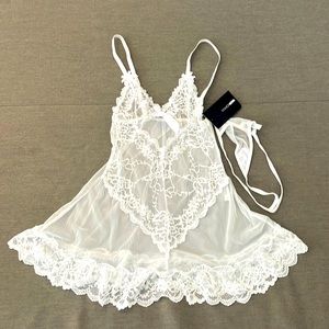 Beautiful babydoll brand new tags attached.